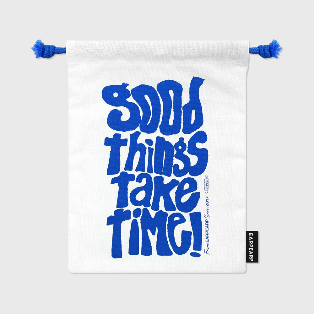 GOOD THINGS TAKE TIME-WHITE(스트링파우치)